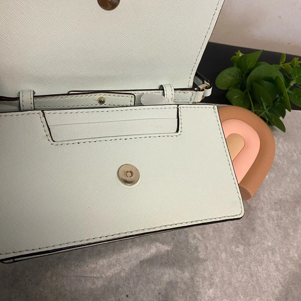 Kate Spade mini crossbody bag EUC🩵 - Picture 4 of 15